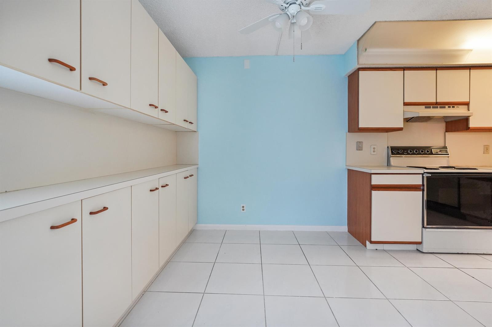 10204 Mangrove Drive # 103, Boynton Beach FL 33437 photo 5