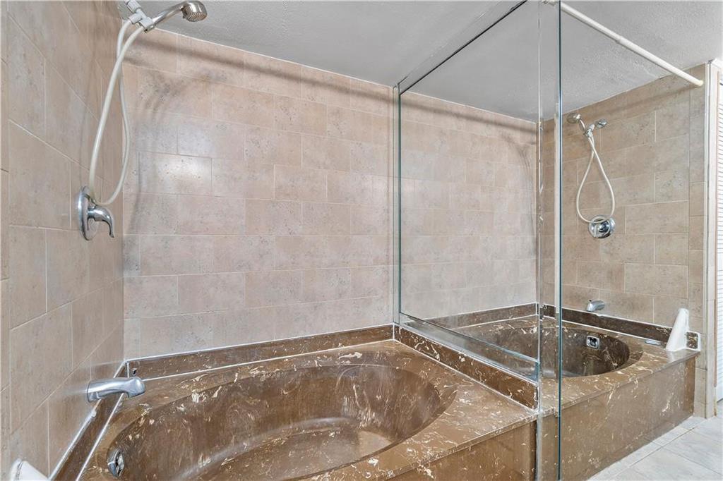 1000 Parkview Drive # 507, Hallandale Beach FL 33009 photo 2