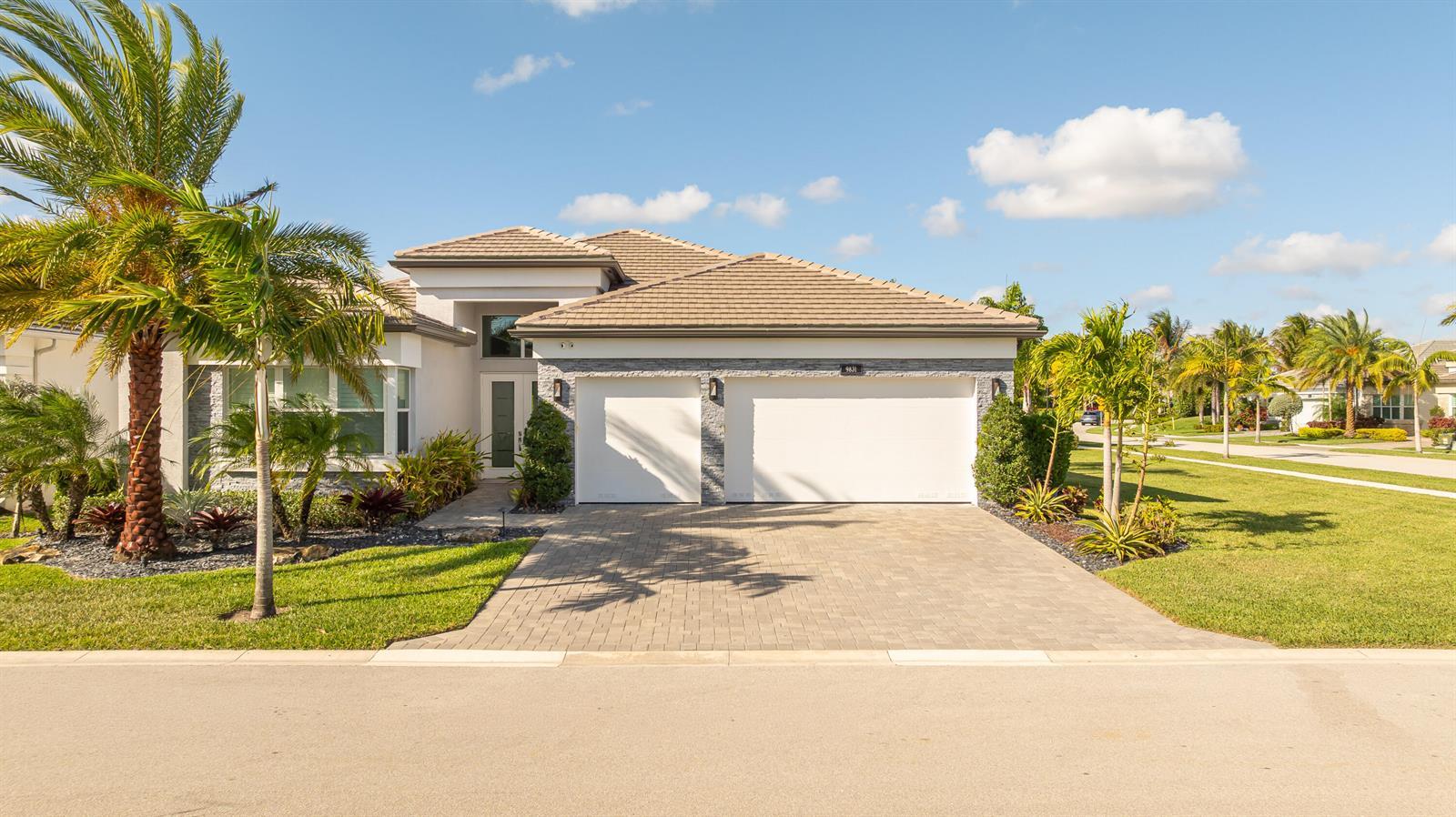 9831 Great Barrier Trail, Boynton Beach FL 33473