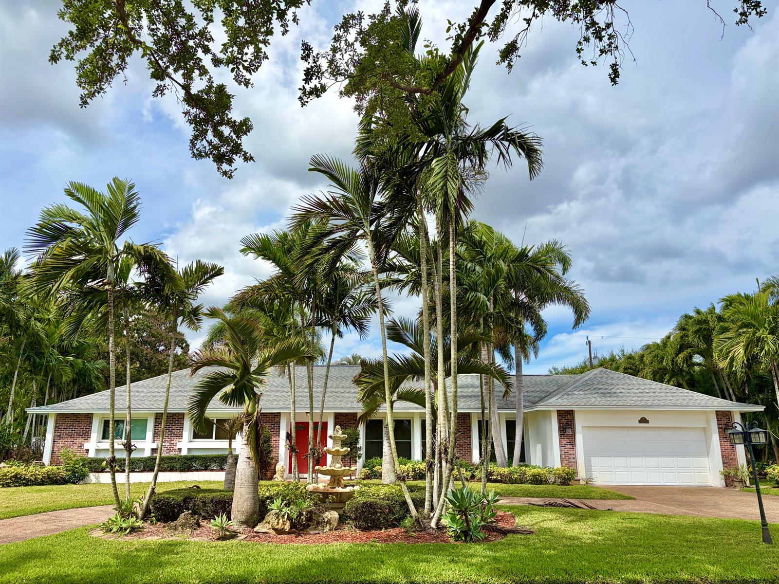 8 Bell Lane, Palm Springs FL 33406 photo 2