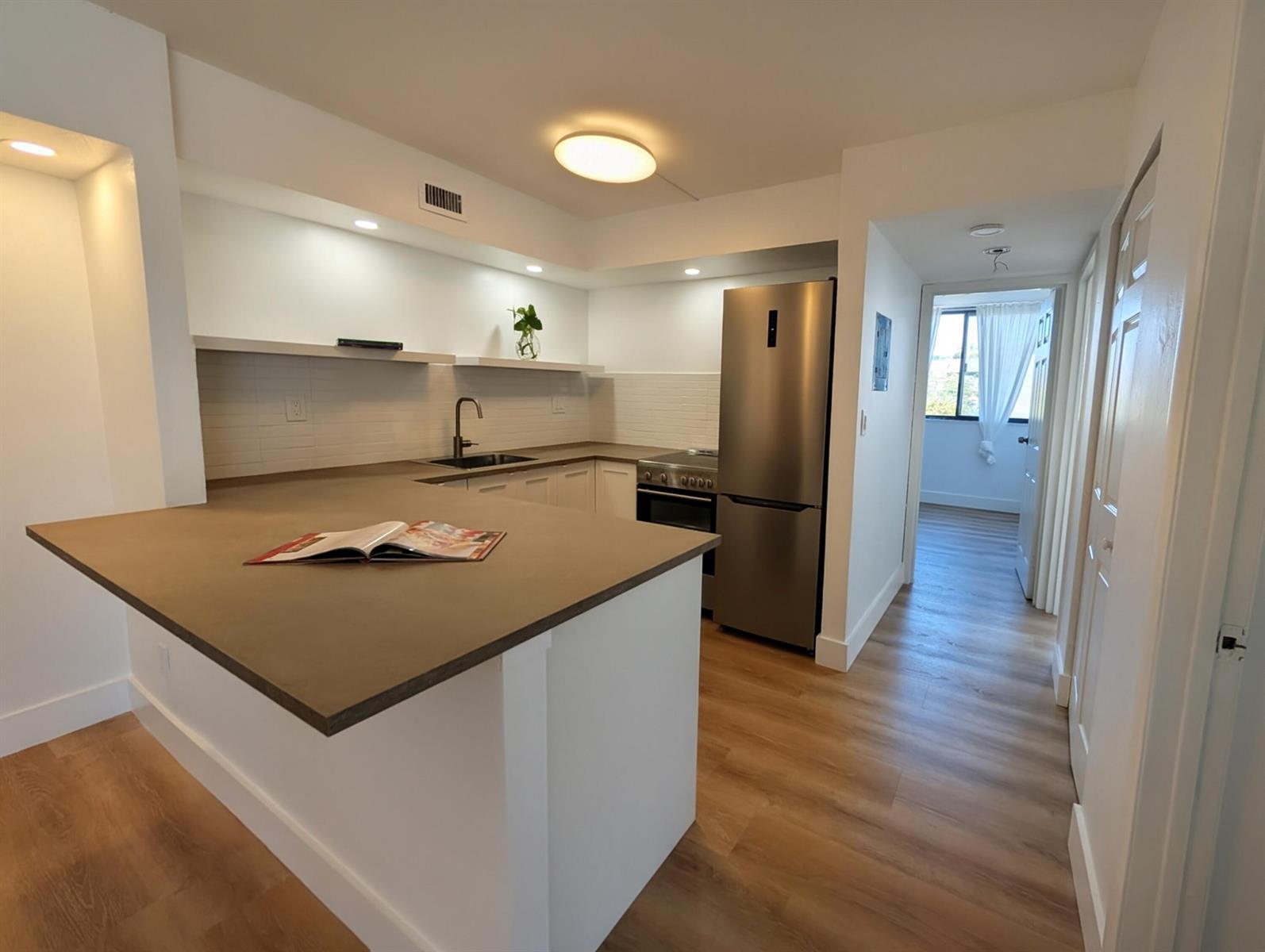 2715 Tigertail Avenue Apt 402, Miami FL 33133 photo 3