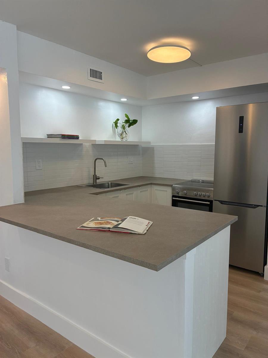 2715 Tigertail Avenue Apt 402, Miami FL 33133 photo 5