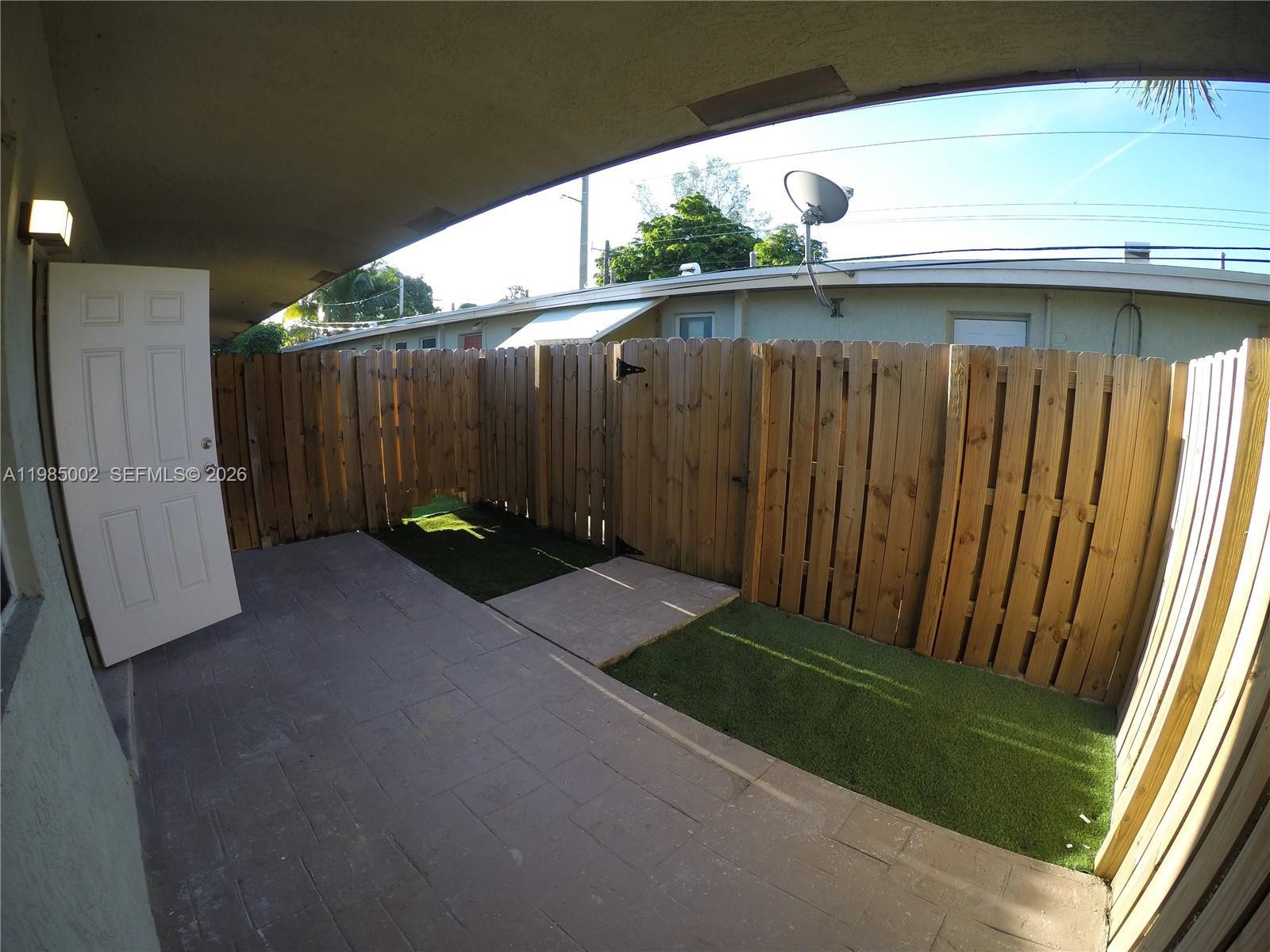 1204 NE 5th Ter # 1, Fort Lauderdale FL 33304 photo 2