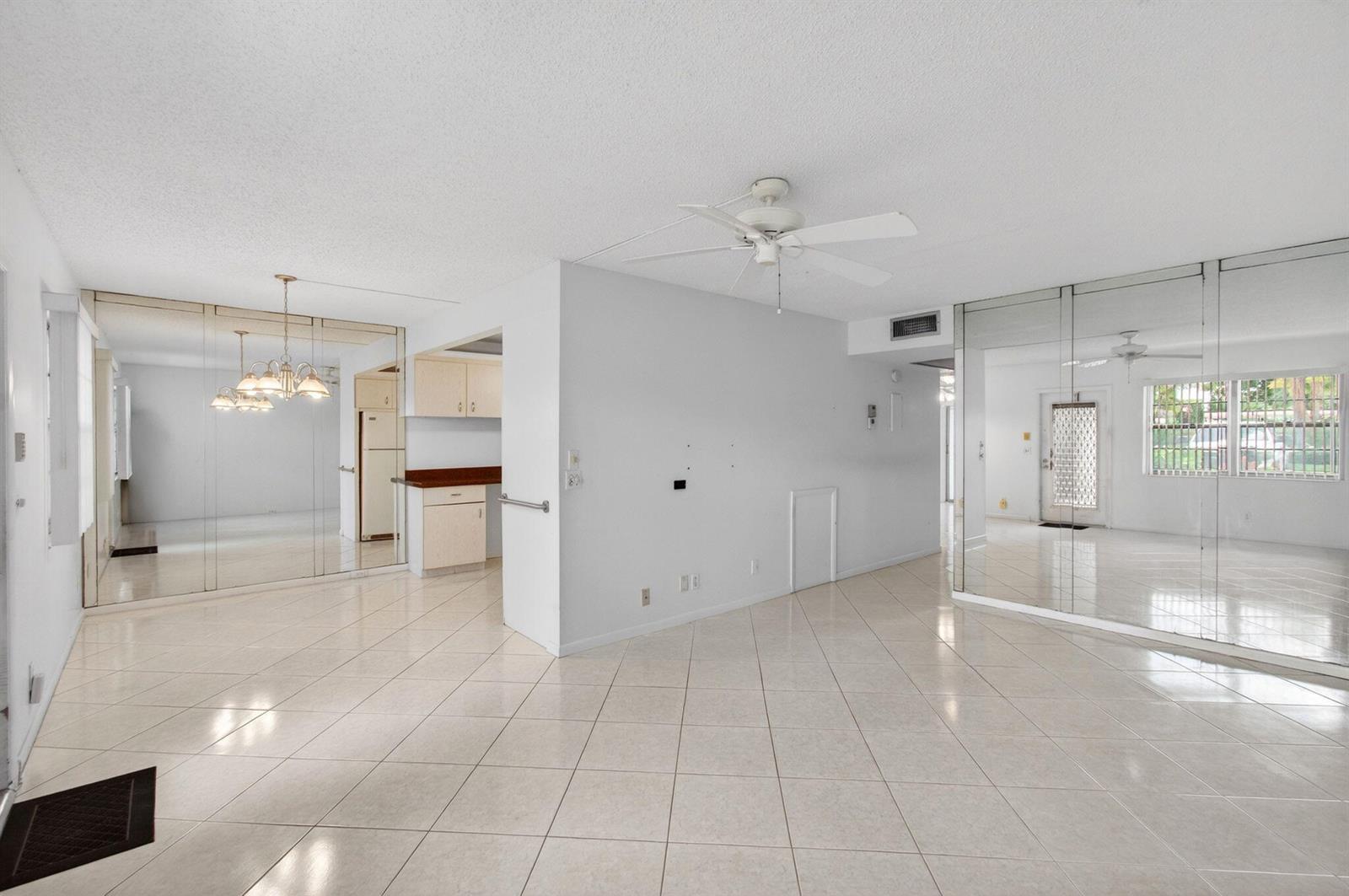 1009 Hythe A, Boca Raton FL 33434 photo 2