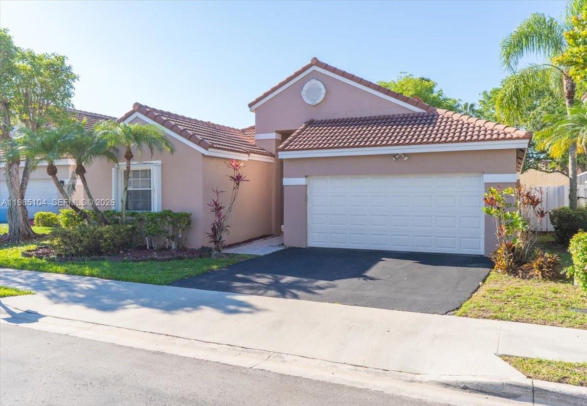 354 Bermuda Springs Dr, Weston FL 33326 photo 2
