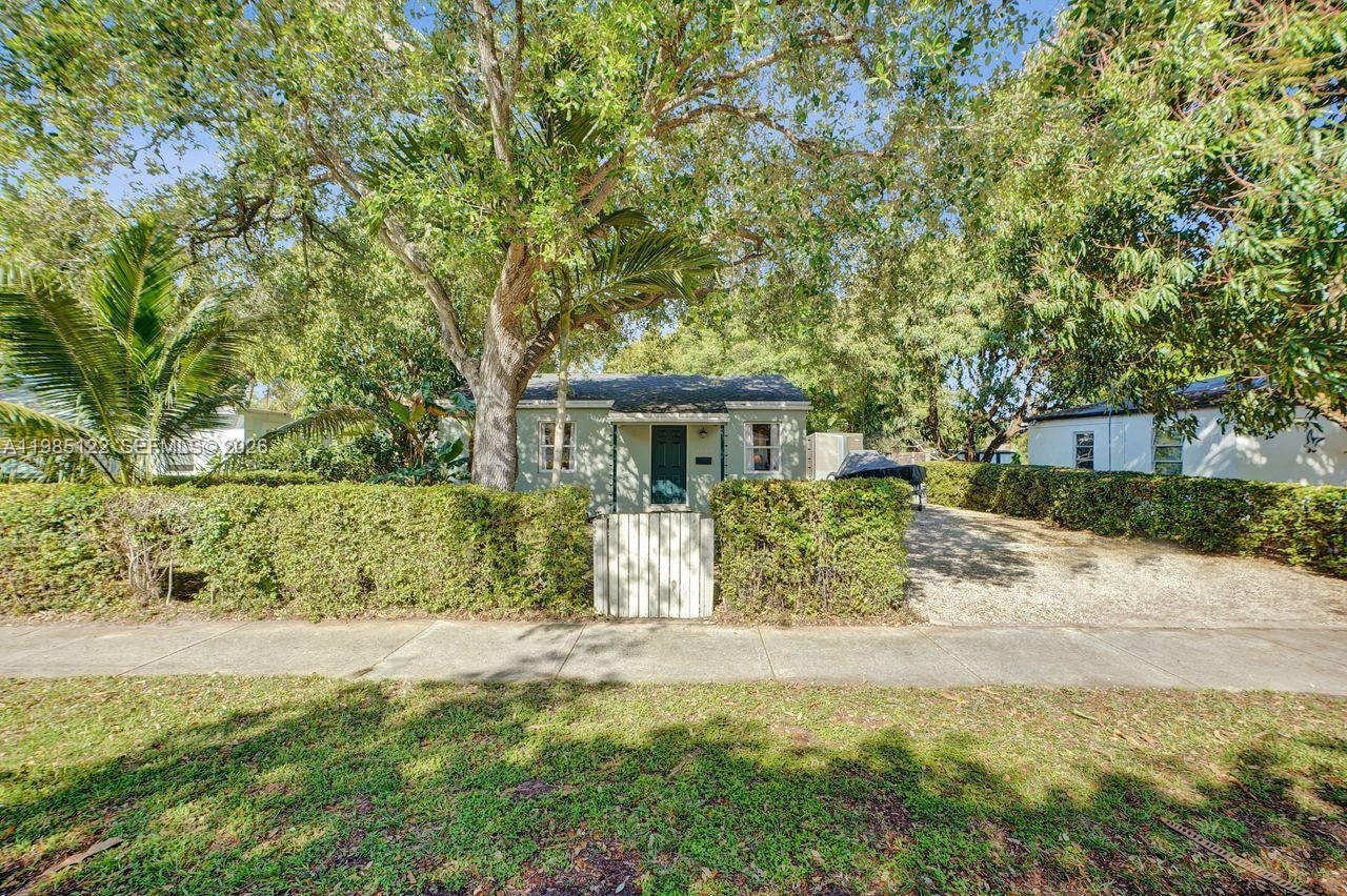 6420 SW 58th Pl, South Miami FL 33143 photo 2