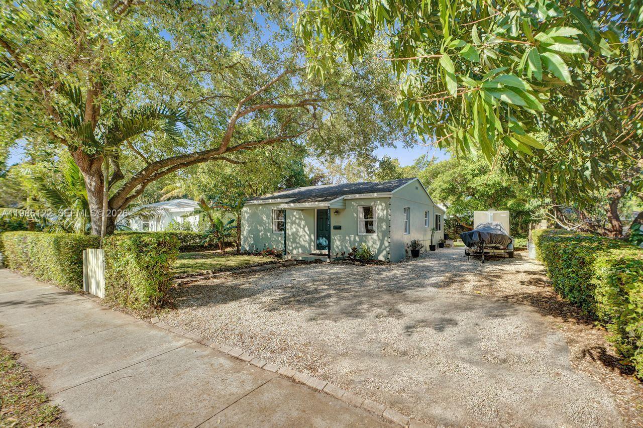 6420 SW 58th Pl, South Miami FL 33143