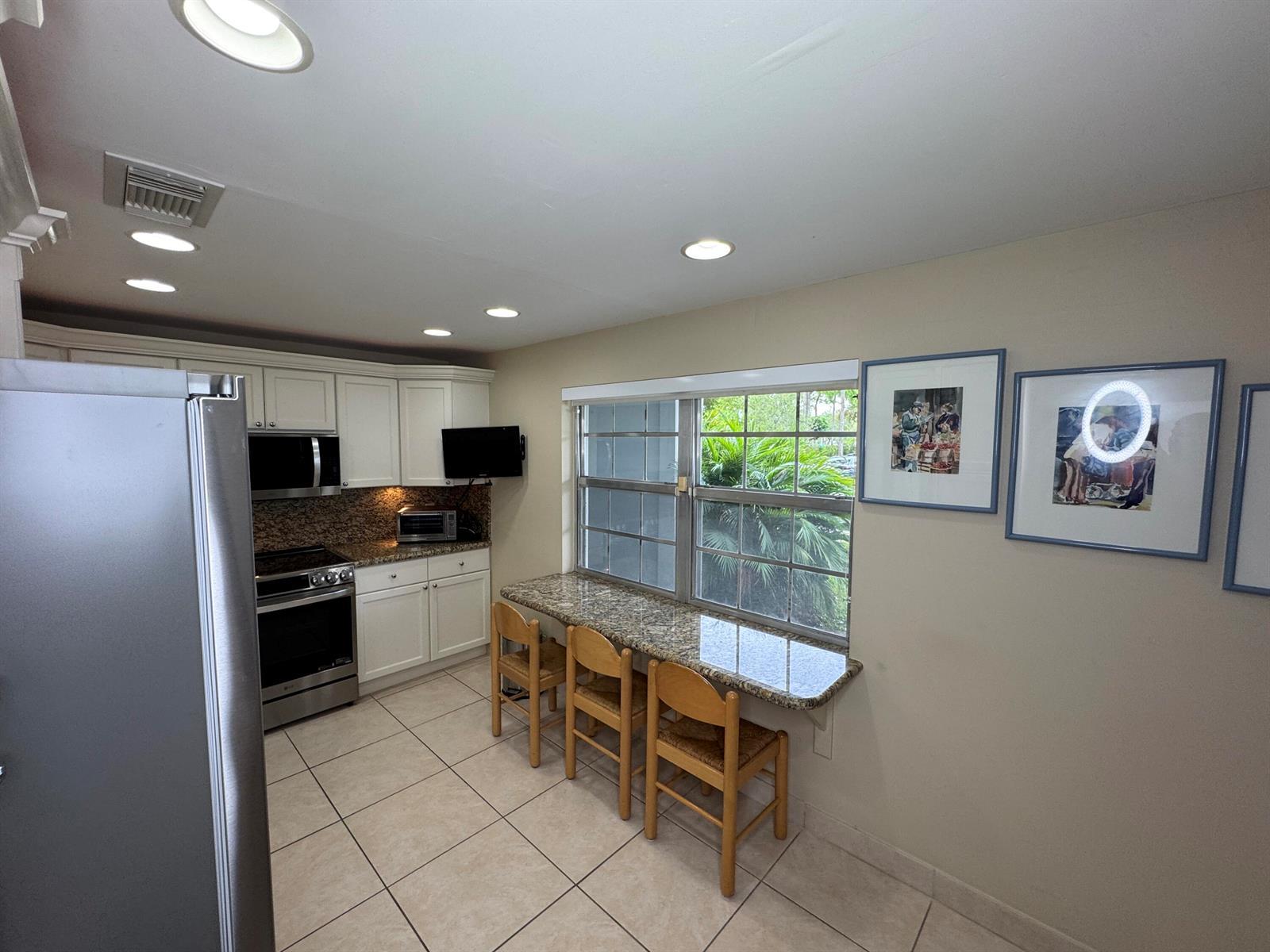 625 Oaks Drive # 106, Pompano Beach FL 33069 photo 3