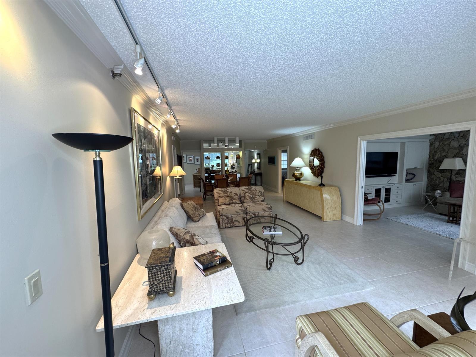 625 Oaks Drive # 106, Pompano Beach FL 33069 photo 5