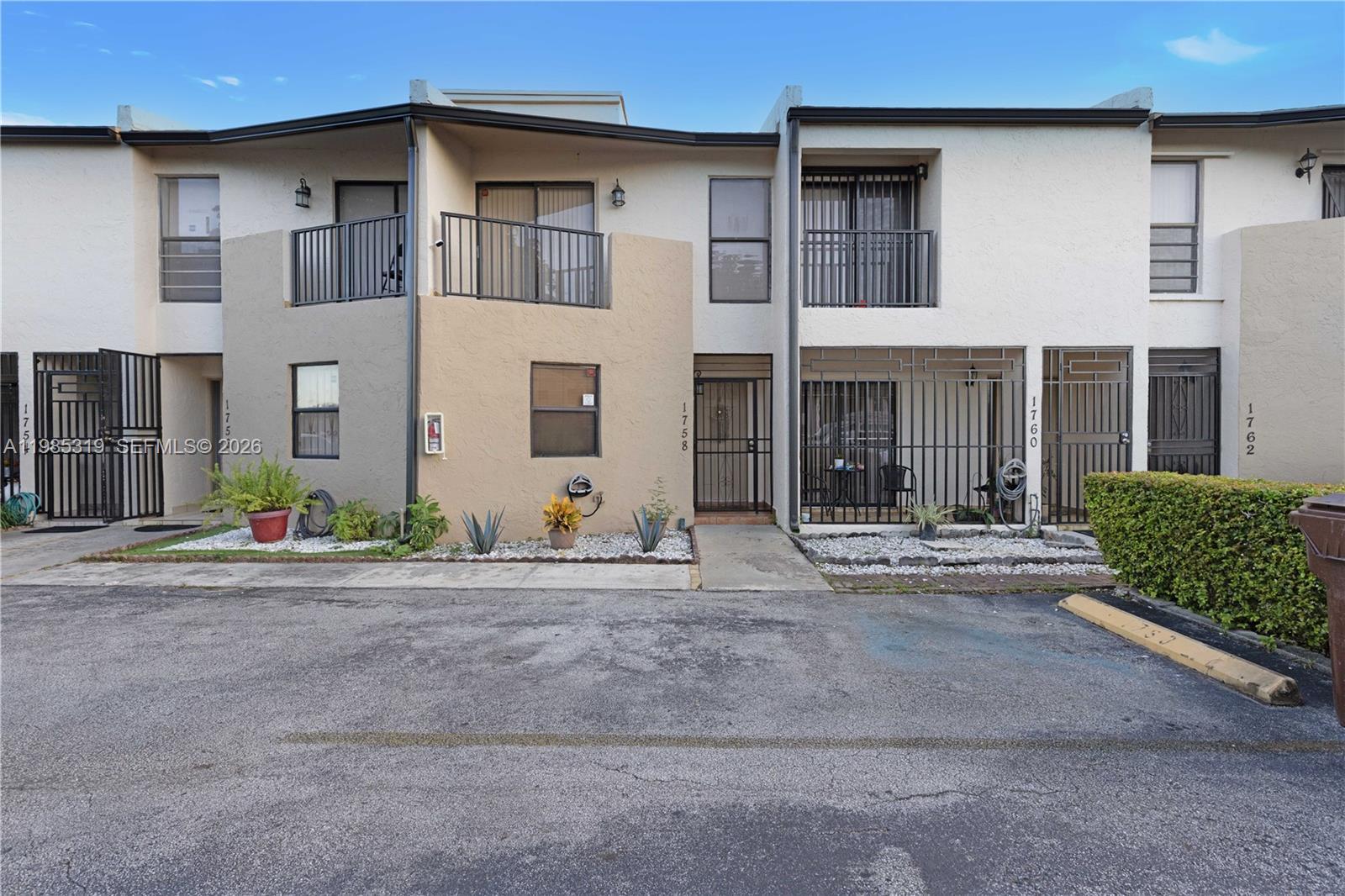 1758 W 58th St # 1758, Hialeah FL 33012