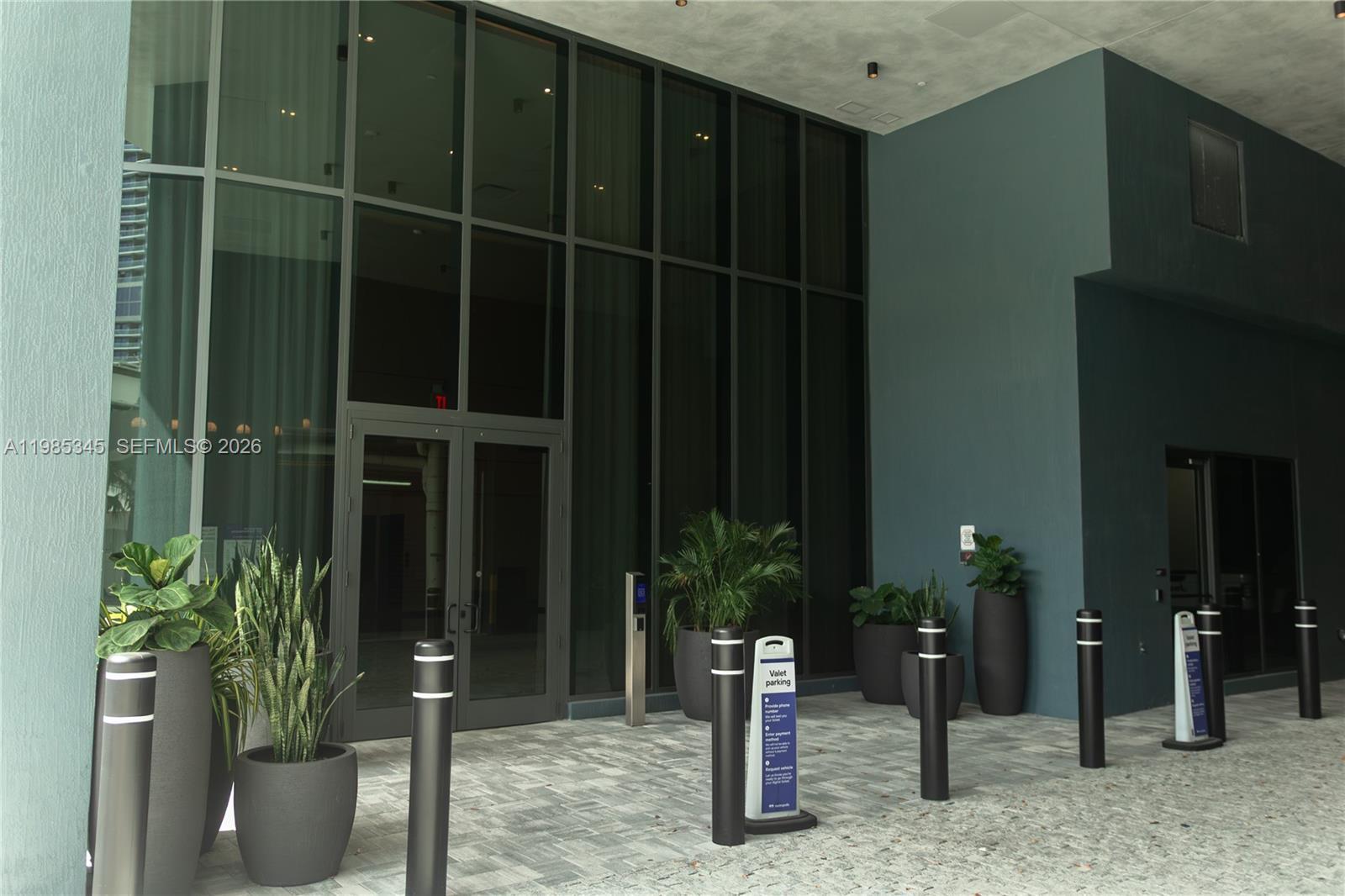 121 NE 5th St # 2211, Miami FL 33132 photo 3