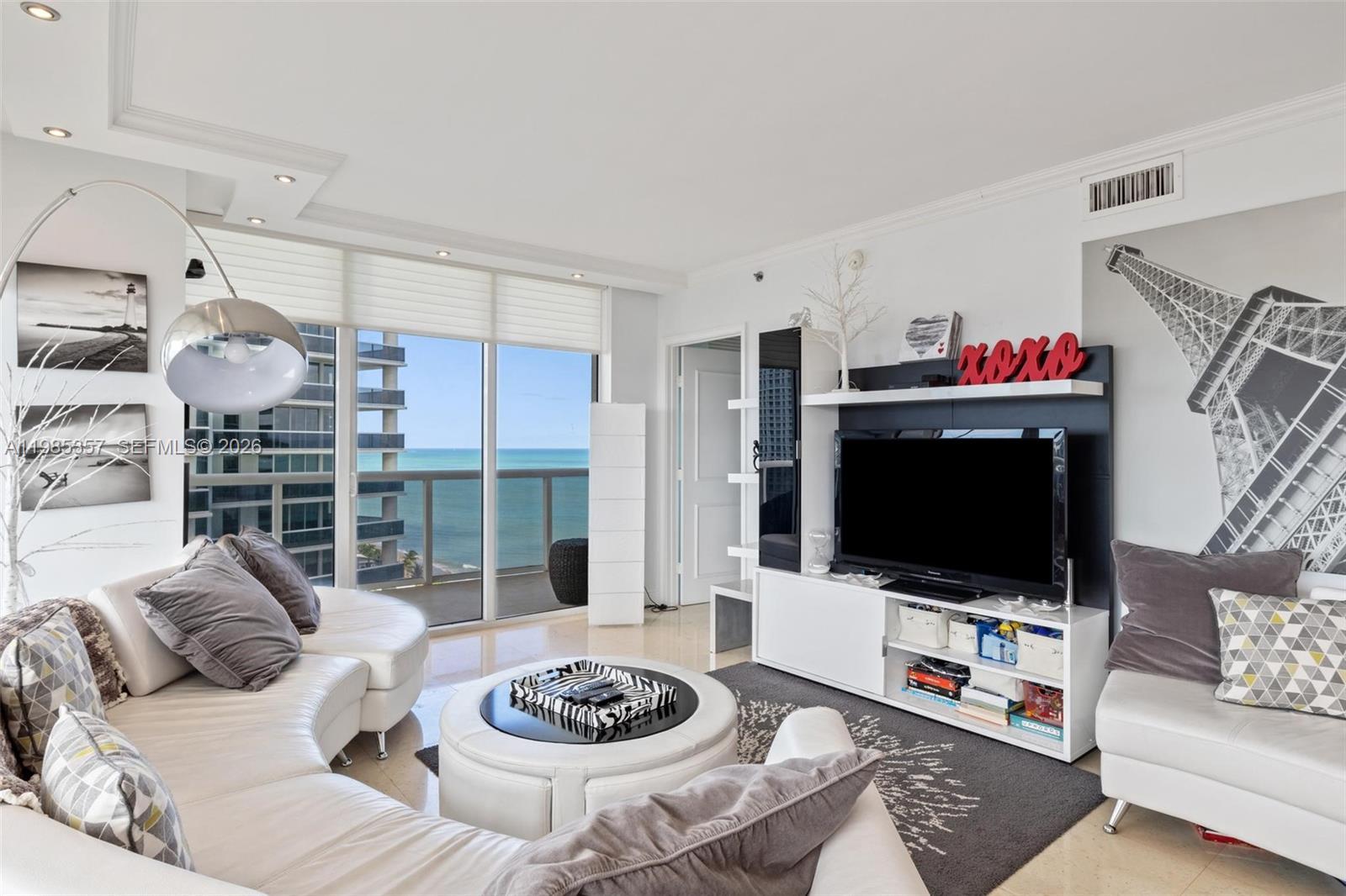 Hallandale Beach, FL 33009 photo 2
