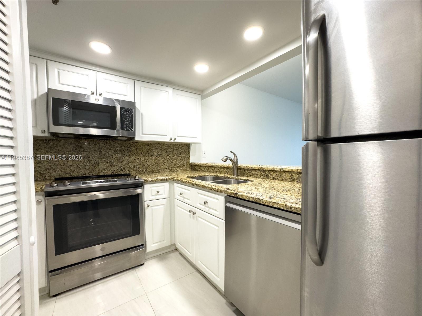 540 Brickell Key Dr # 416, Miami FL 33131 photo 4