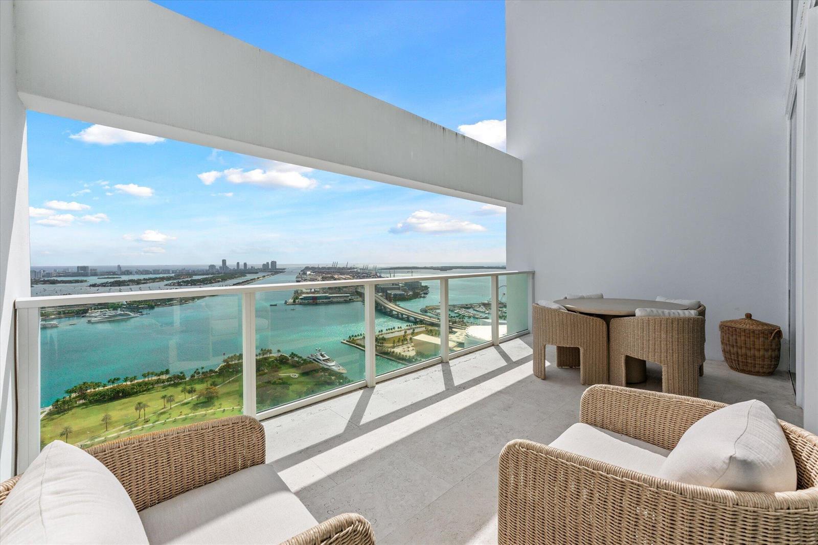 1040 Biscayne Boulevard # 4002, Miami FL 33132 photo 2
