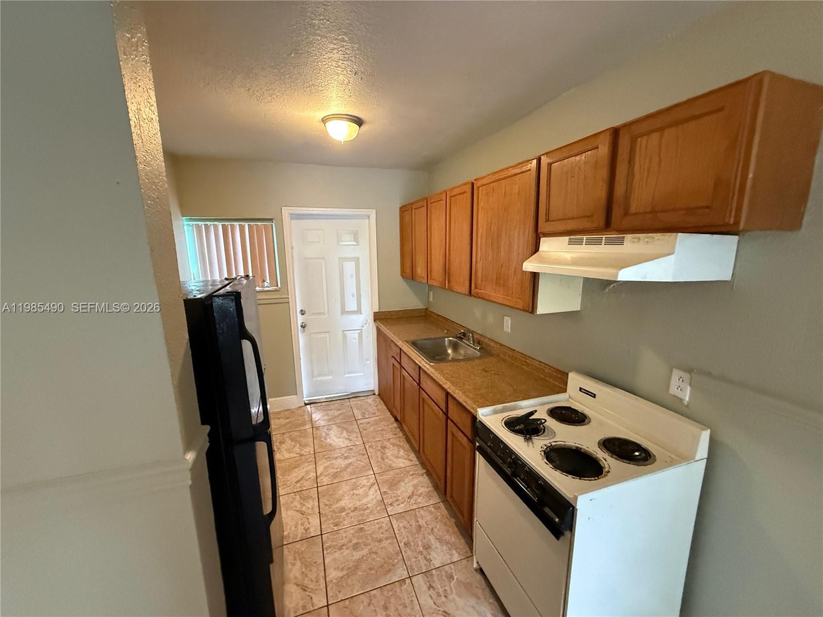 1751 NW 29th St # 3, Miami FL 33142 photo 5
