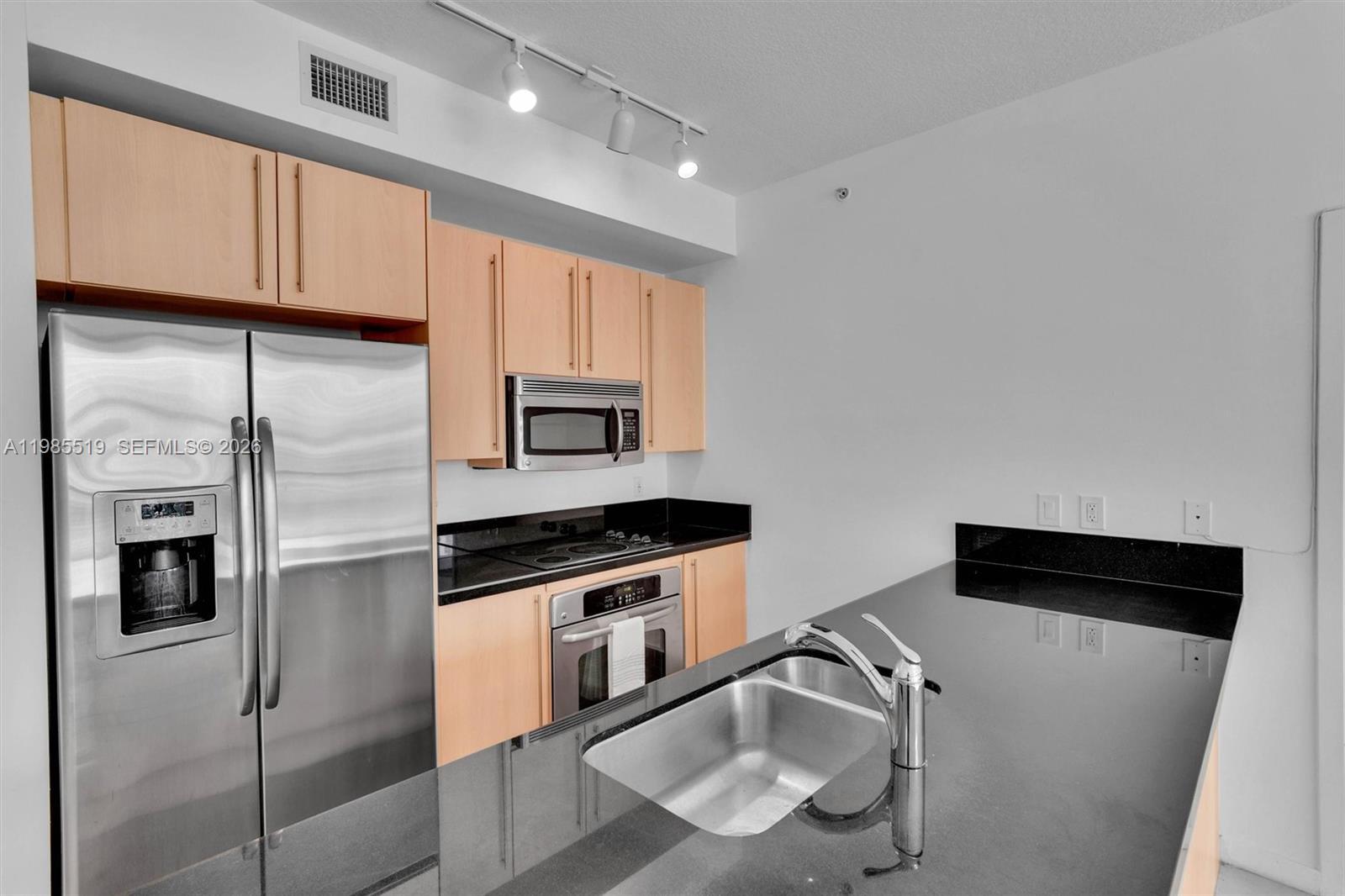 79 SW 12th St # 1210, Miami FL 33130 photo 3