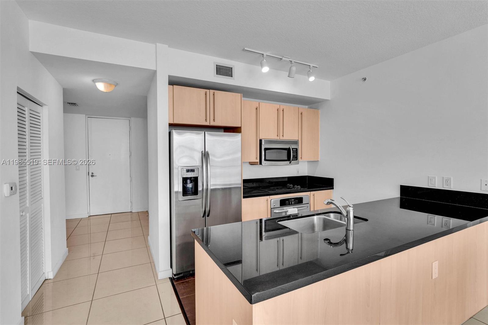 79 SW 12th St # 1210, Miami FL 33130 photo 4