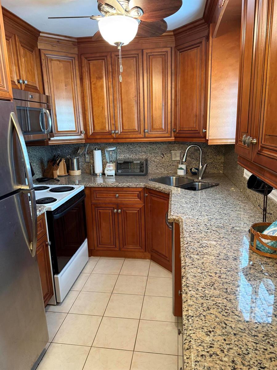 3160 Lake Osborne Drive # 112, FL 33461 photo 3