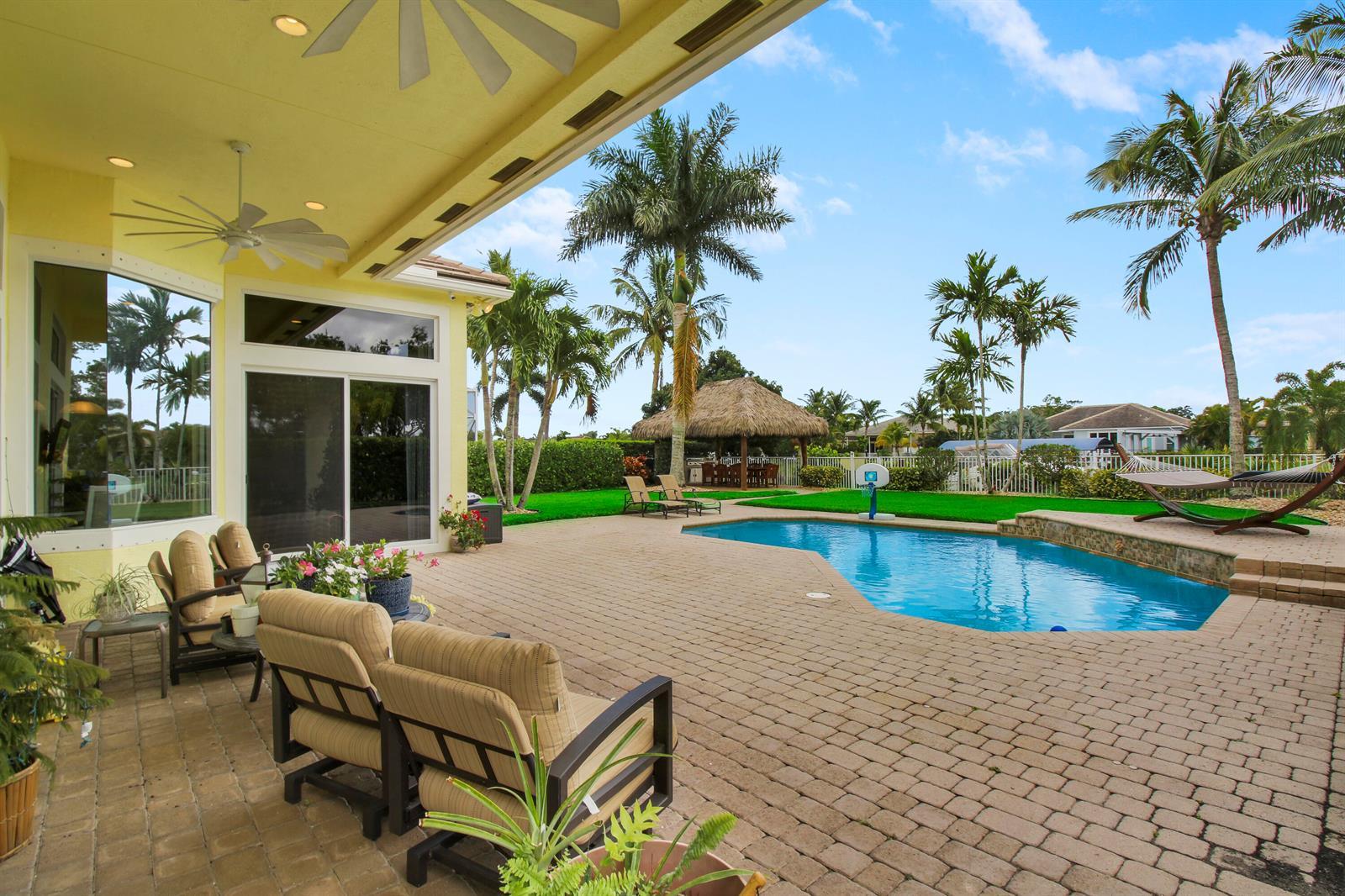 660 SW Yacht Basin Way, Stuart FL 34997 photo 2
