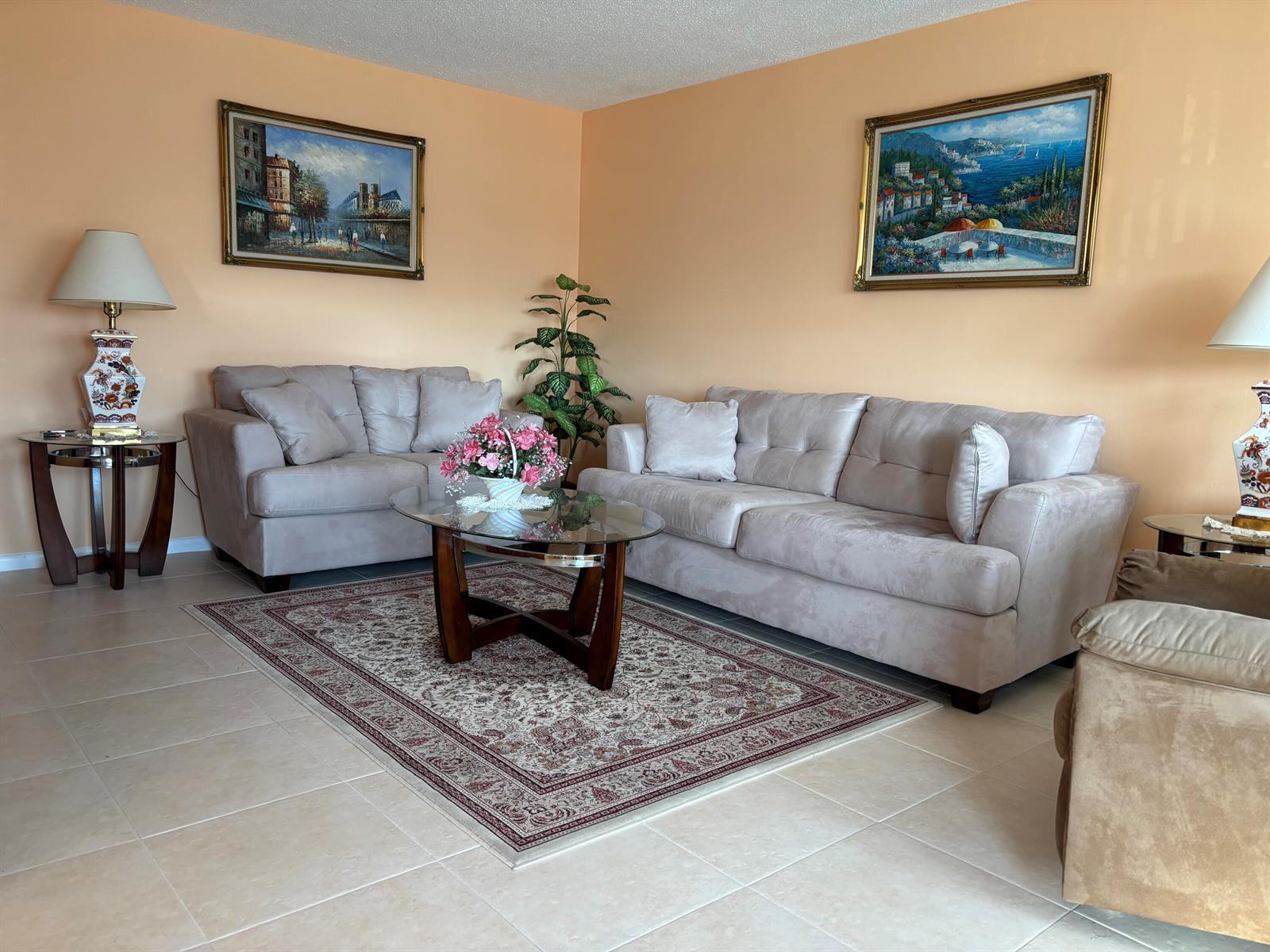 115 Camden E, West Palm Beach FL 33417 photo 2