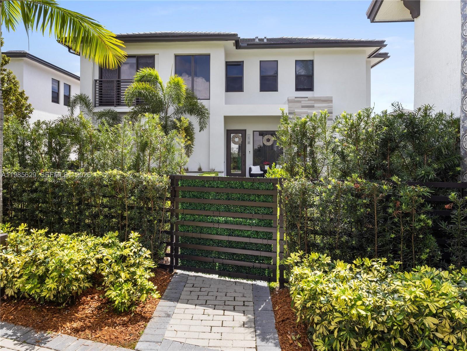 8281 NW 48th Ter, Doral FL 33166 photo 5