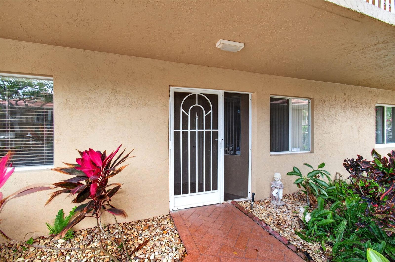 5952 Regal Glen Drive # 104, Boynton Beach FL 33437 photo 3