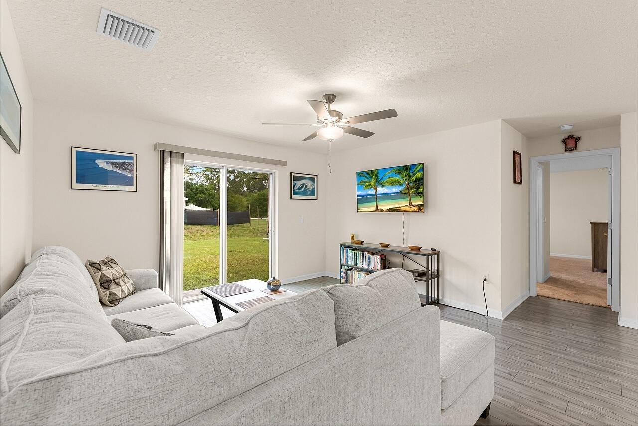 8275 105th Court, Vero Beach FL 32967