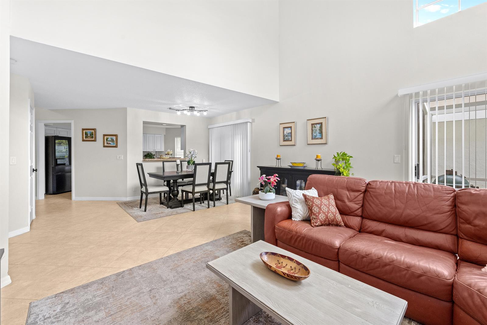 218 W Canterbury Dr W, Palm Beach Gardens FL 33418 photo 4