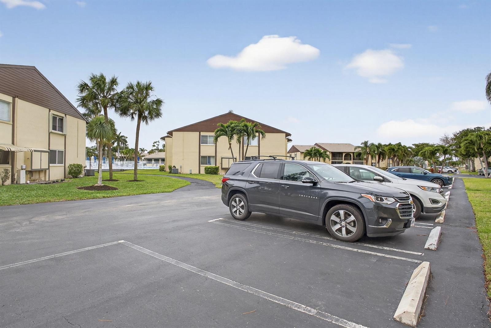 327 Pine Ridge Circle # 1, FL 33463 photo 4