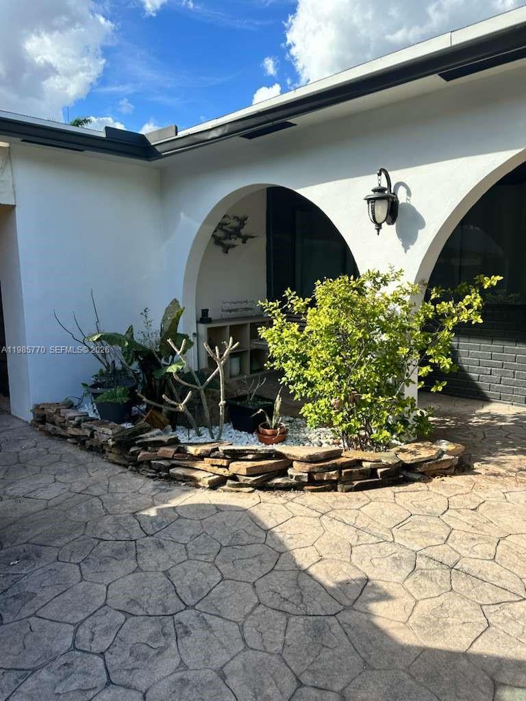 2827 Mckinley St, Hollywood FL 33020 photo 3