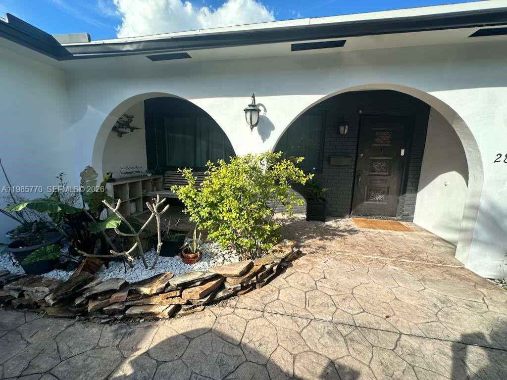 2827 Mckinley St, Hollywood FL 33020 photo 4