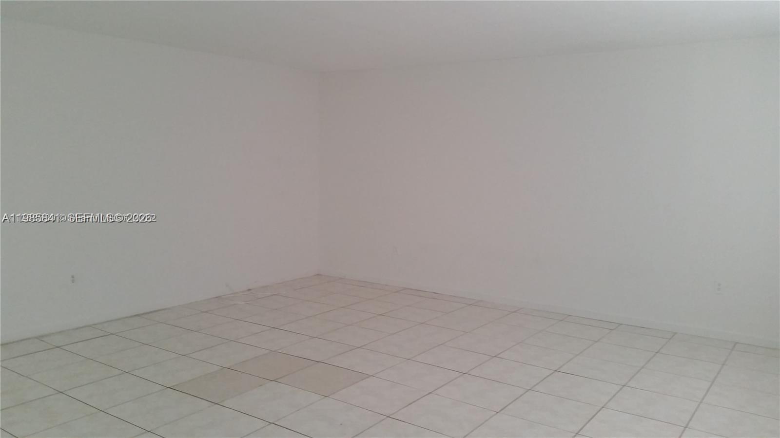 11840 NE 19th Dr # 27, North Miami FL 33181 photo 4