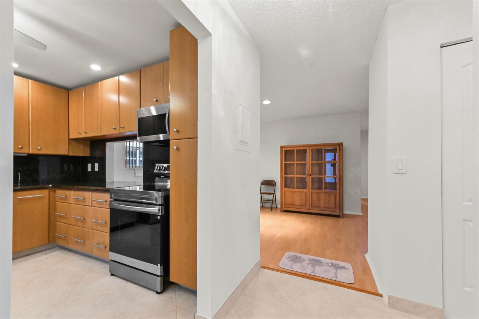 103 Lake Anne Drive, West Palm Beach FL 33411 photo 5