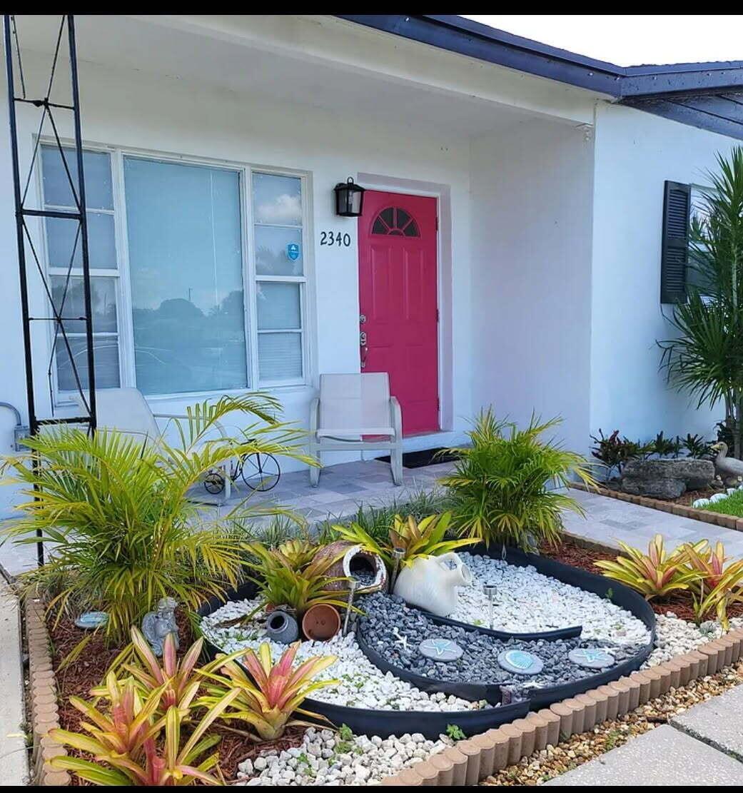 2340 Avenue M, Riviera Beach FL 33404 photo 2