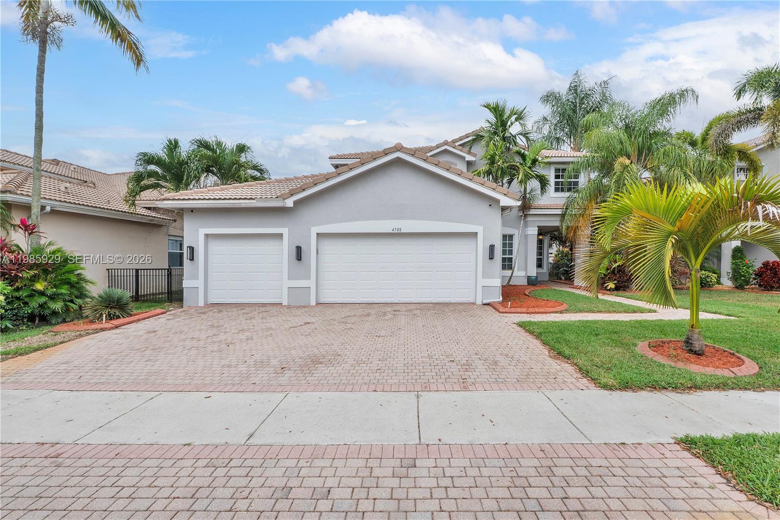 4588 SW 183rd Ave, Miramar FL 33029 photo 2