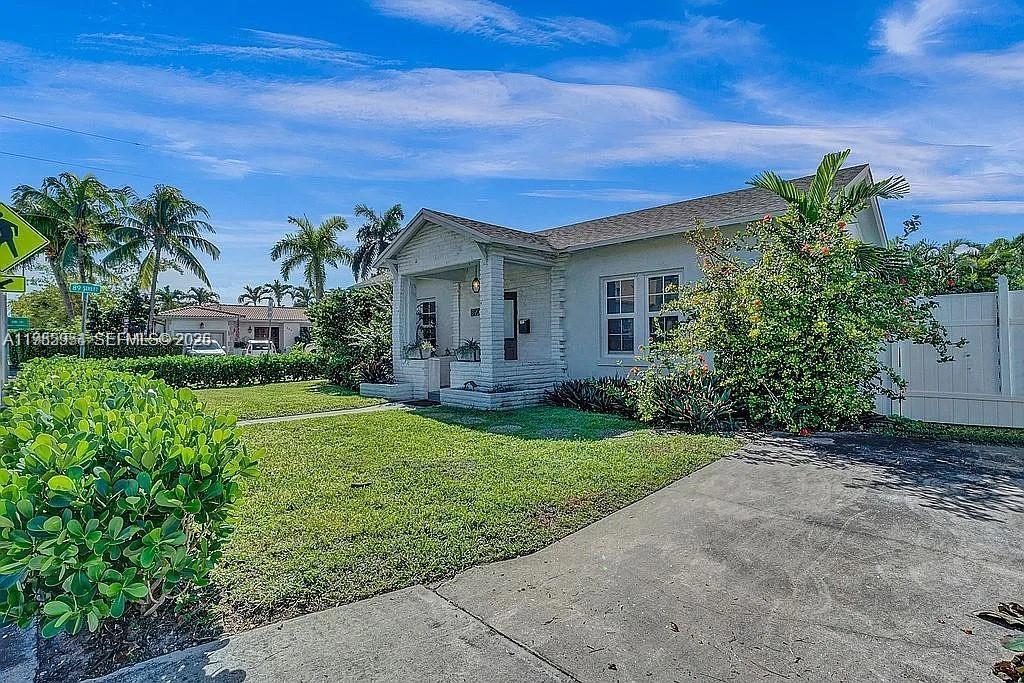 8900 Harding Ave, Surfside FL 33154 photo 4