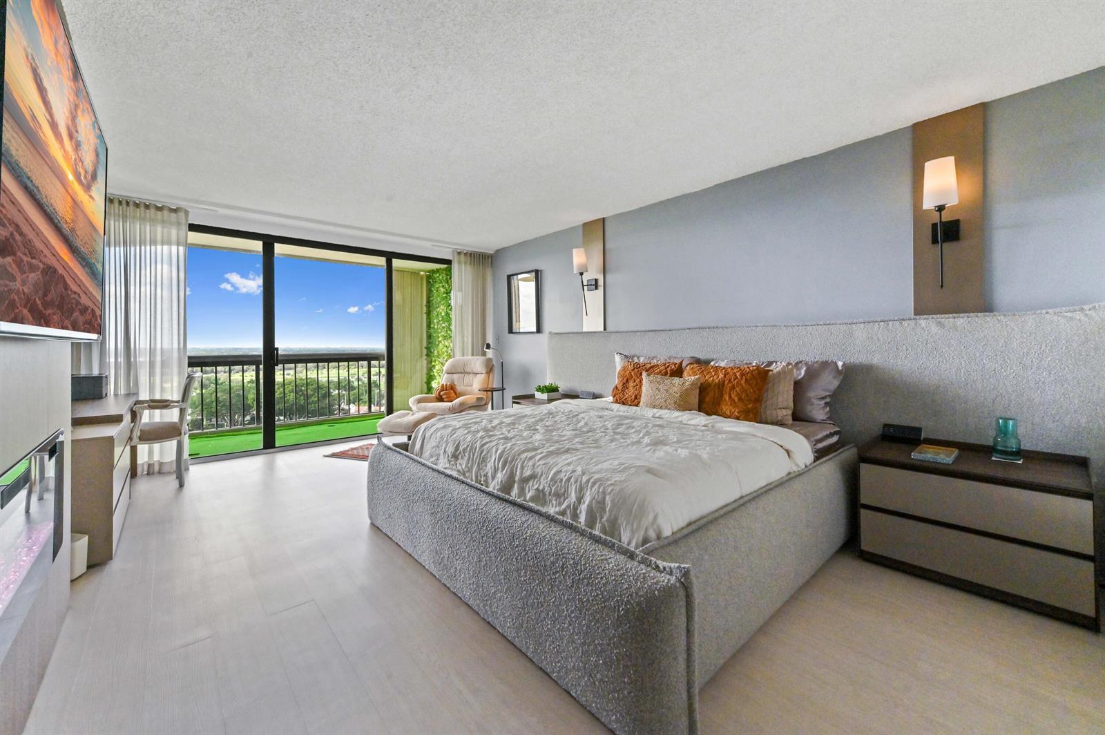 1900 Consulate Place # 1205, West Palm Beach FL 33401 photo 4