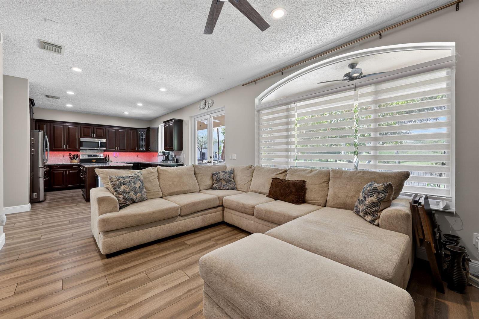 1776 NW 78th Avenue, Pembroke Pines FL 33024 photo 3