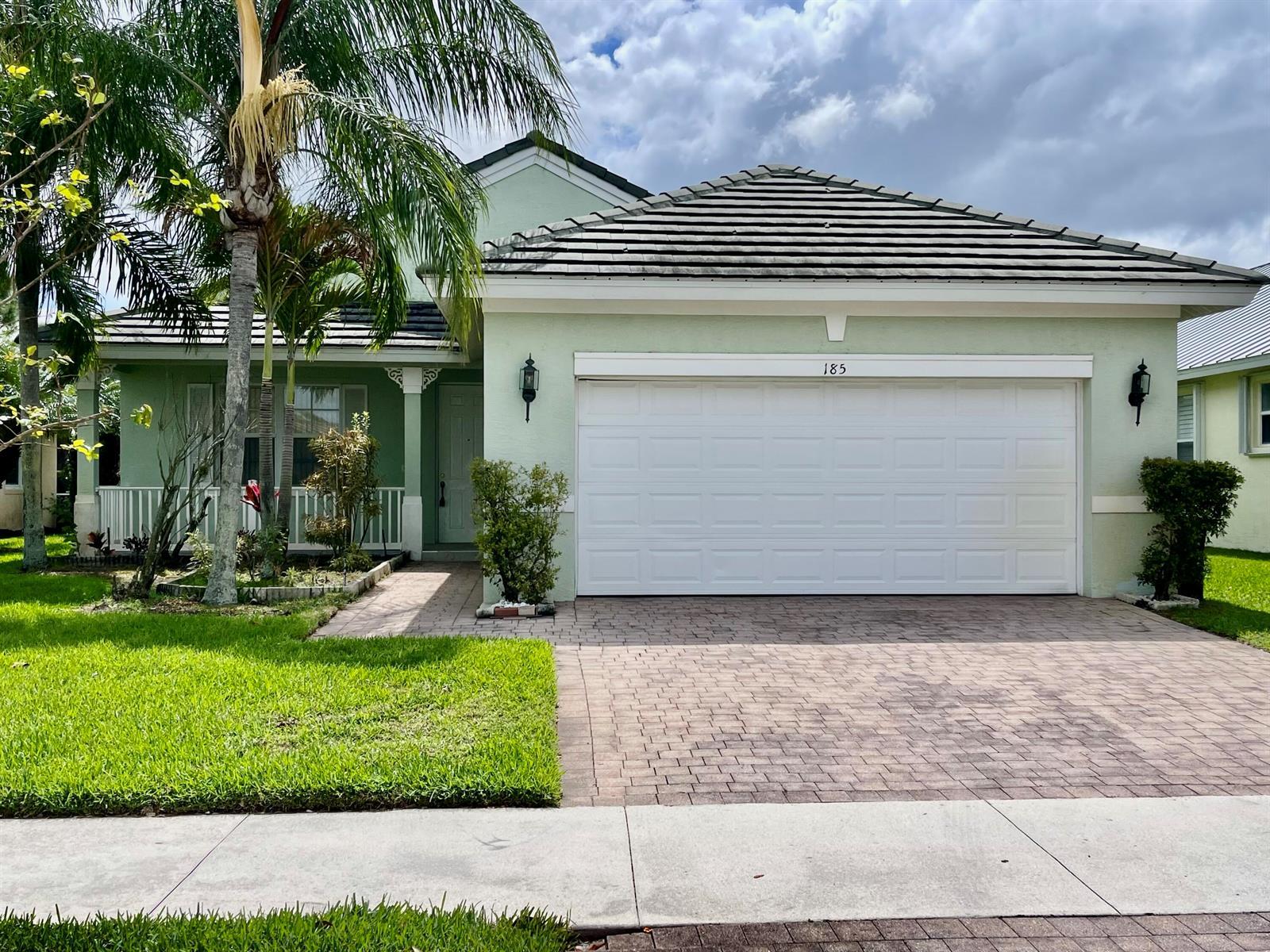 185 NW Willow Grove Avenue, Port St. Lucie FL 34986