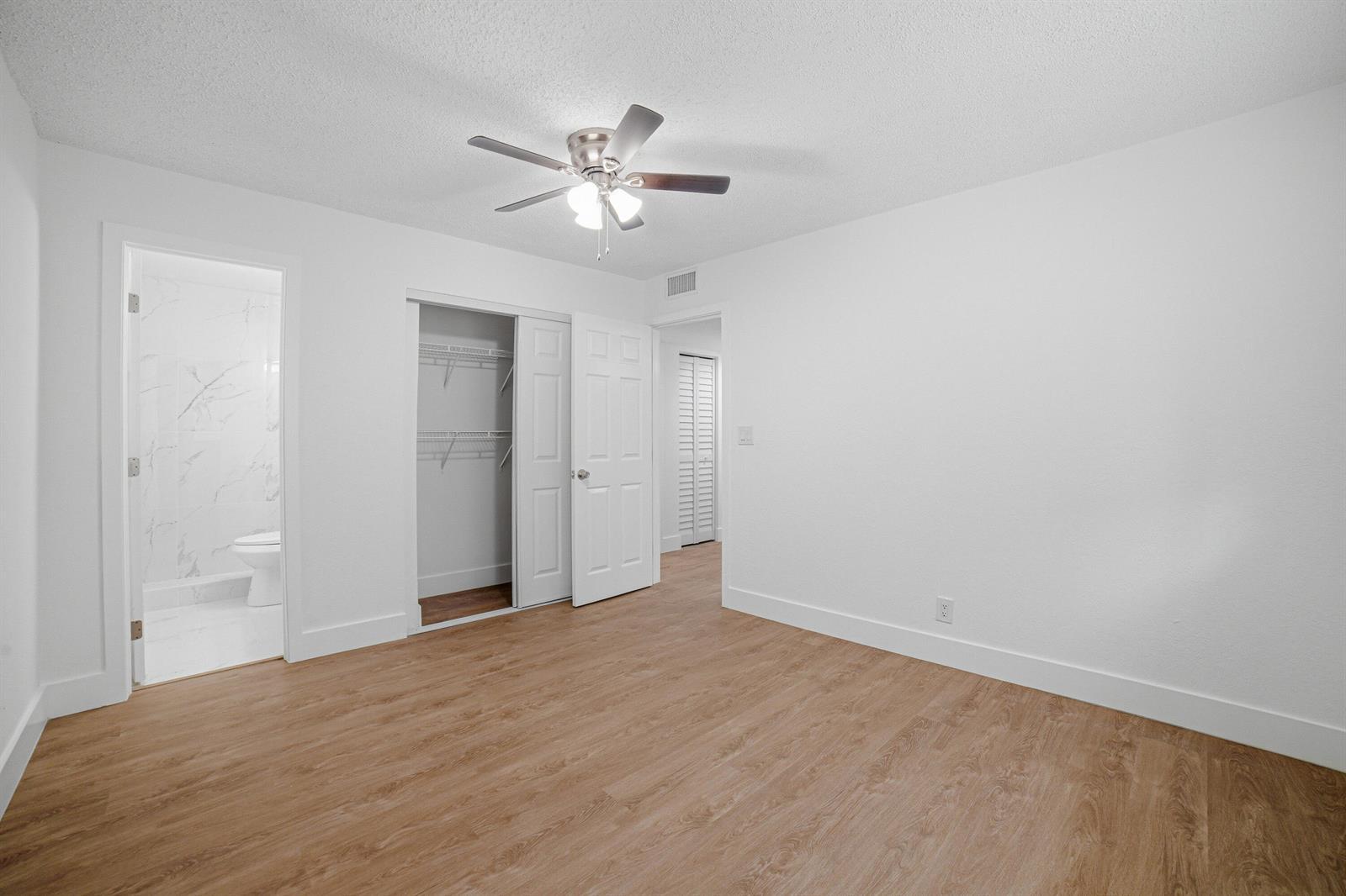 2800 NW 39th Way # 204, Lauderdale Lakes FL 33311 photo 2