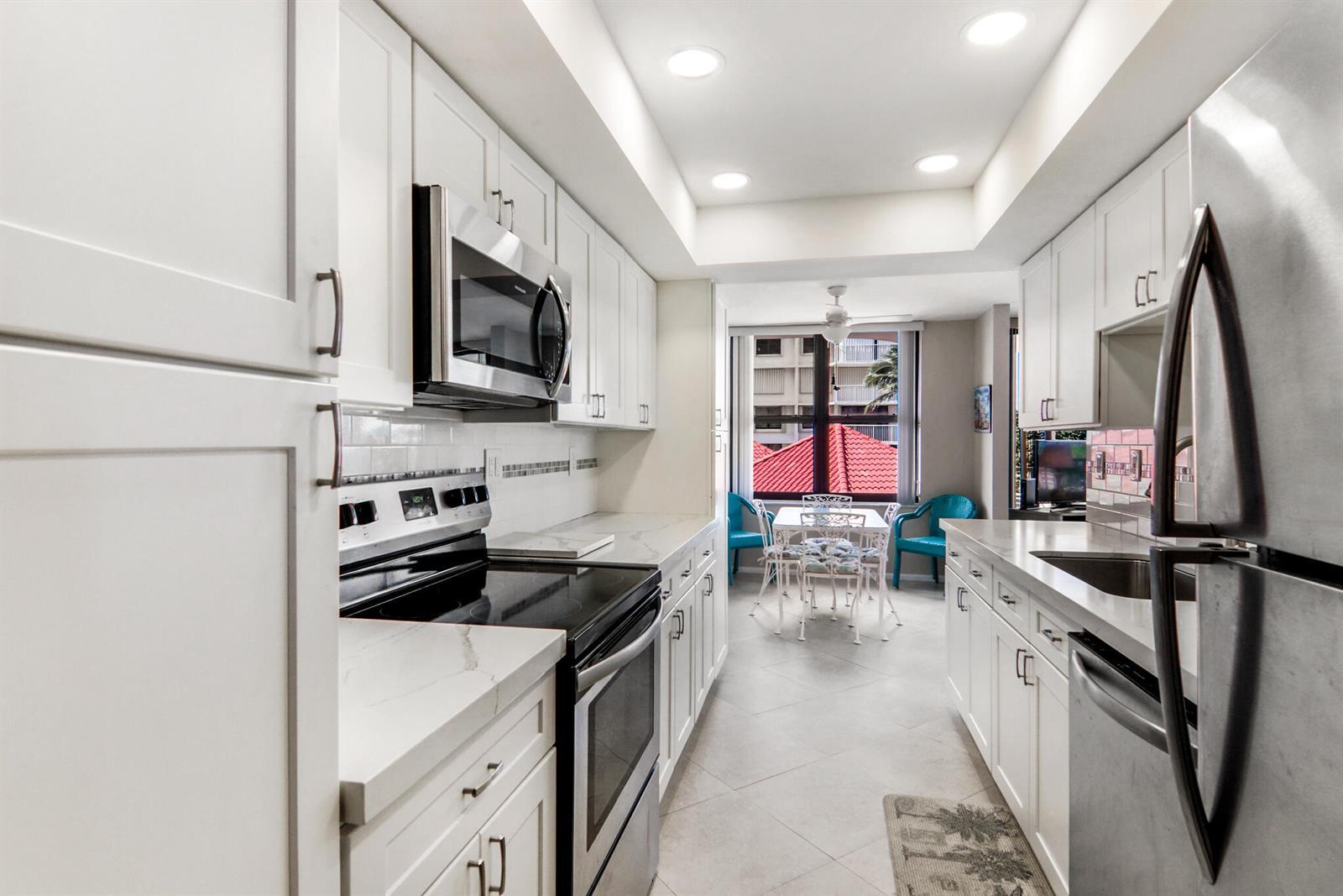 5480 N Ocean Drive, Singer Island FL 33404 photo 3