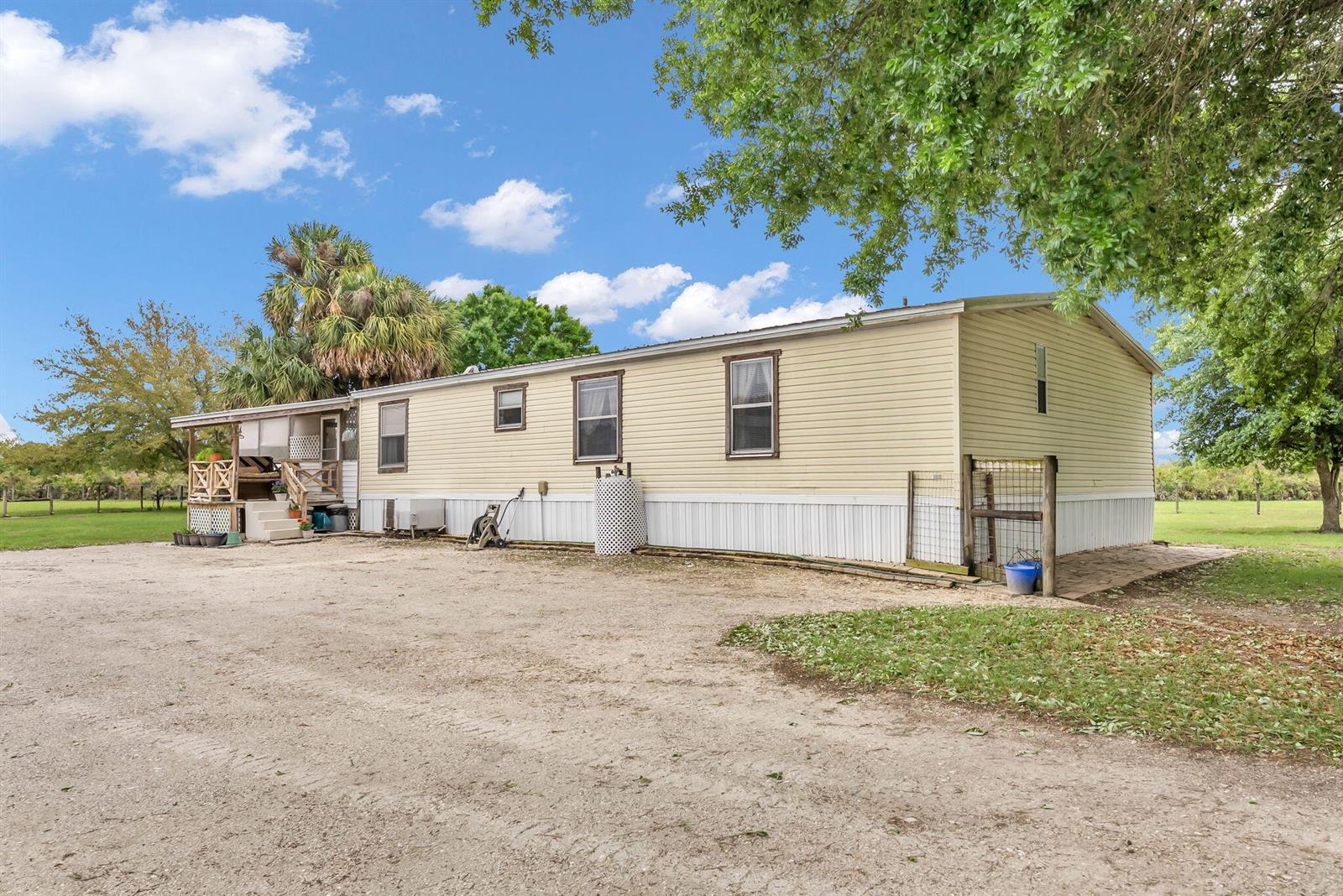 17255 NW 272nd Street, Okeechobee FL 34972 photo 3