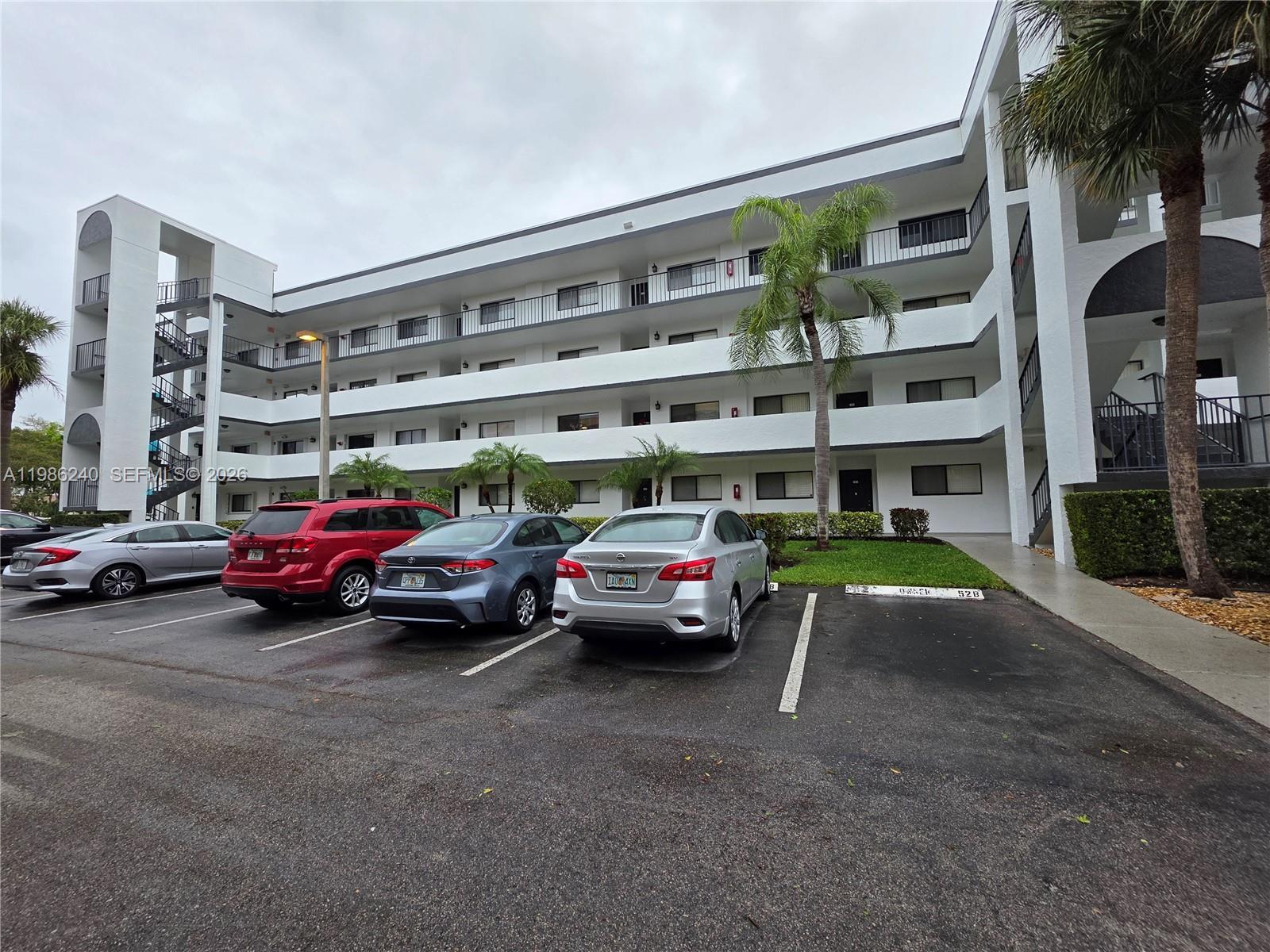 4725 Lucerne Lakes Blvd E # 106, Lake Worth FL 33467 photo 2