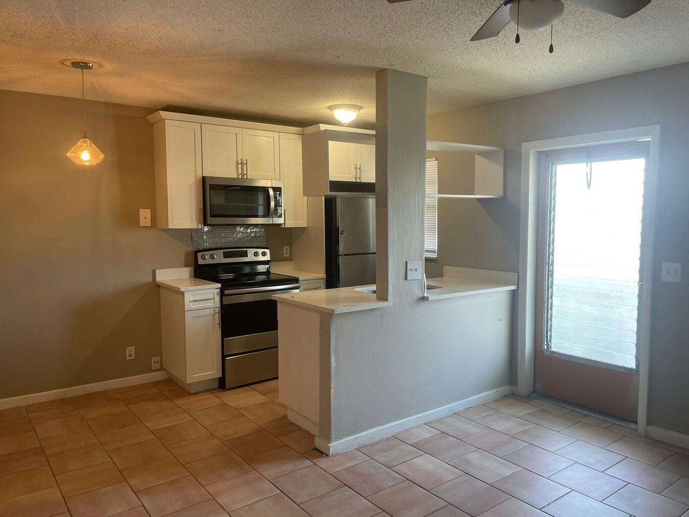 702 N L Street # 13, FL 33460 photo 2