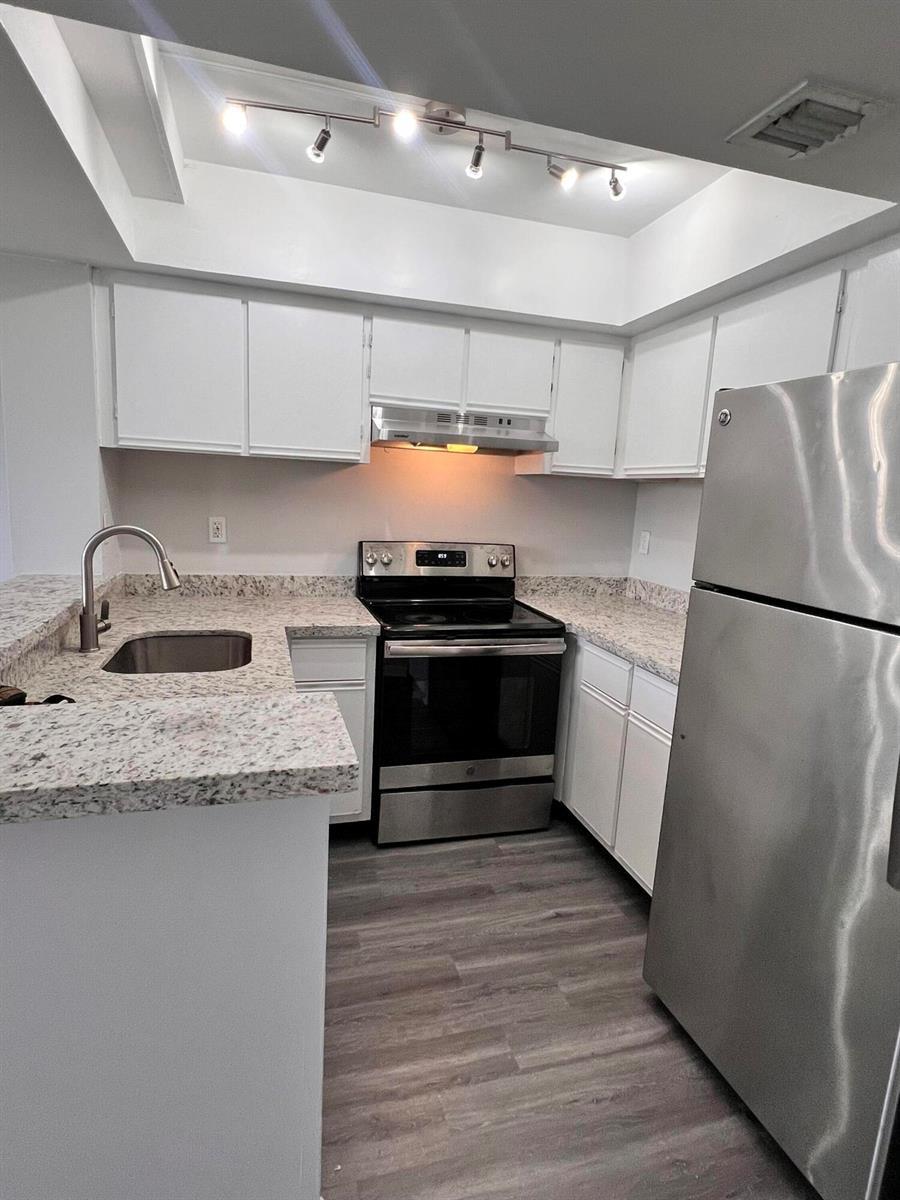 718 Executive Center Drive # 31, West Palm Beach FL 33401 photo 2