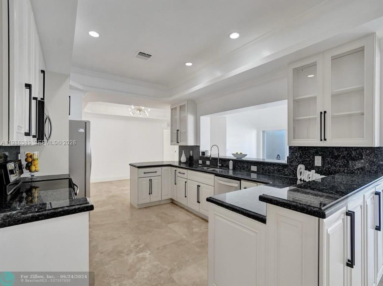 2319 NE 35th Dr, Fort Lauderdale FL 33308 photo 4