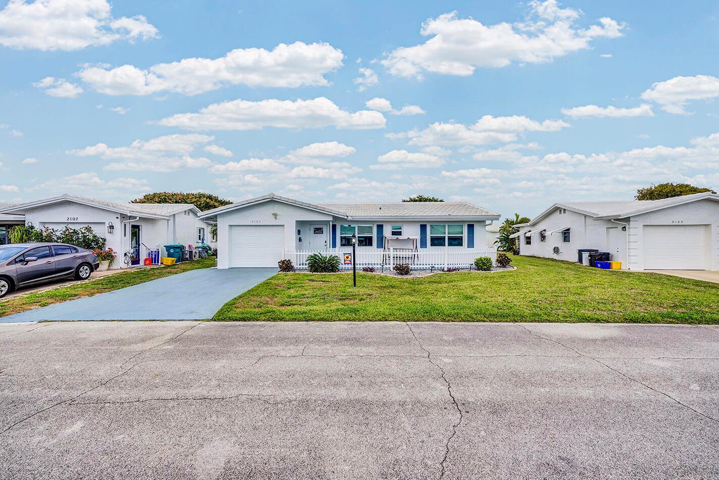 2105 Alfred Drive, Boynton Beach FL 33426 photo 2