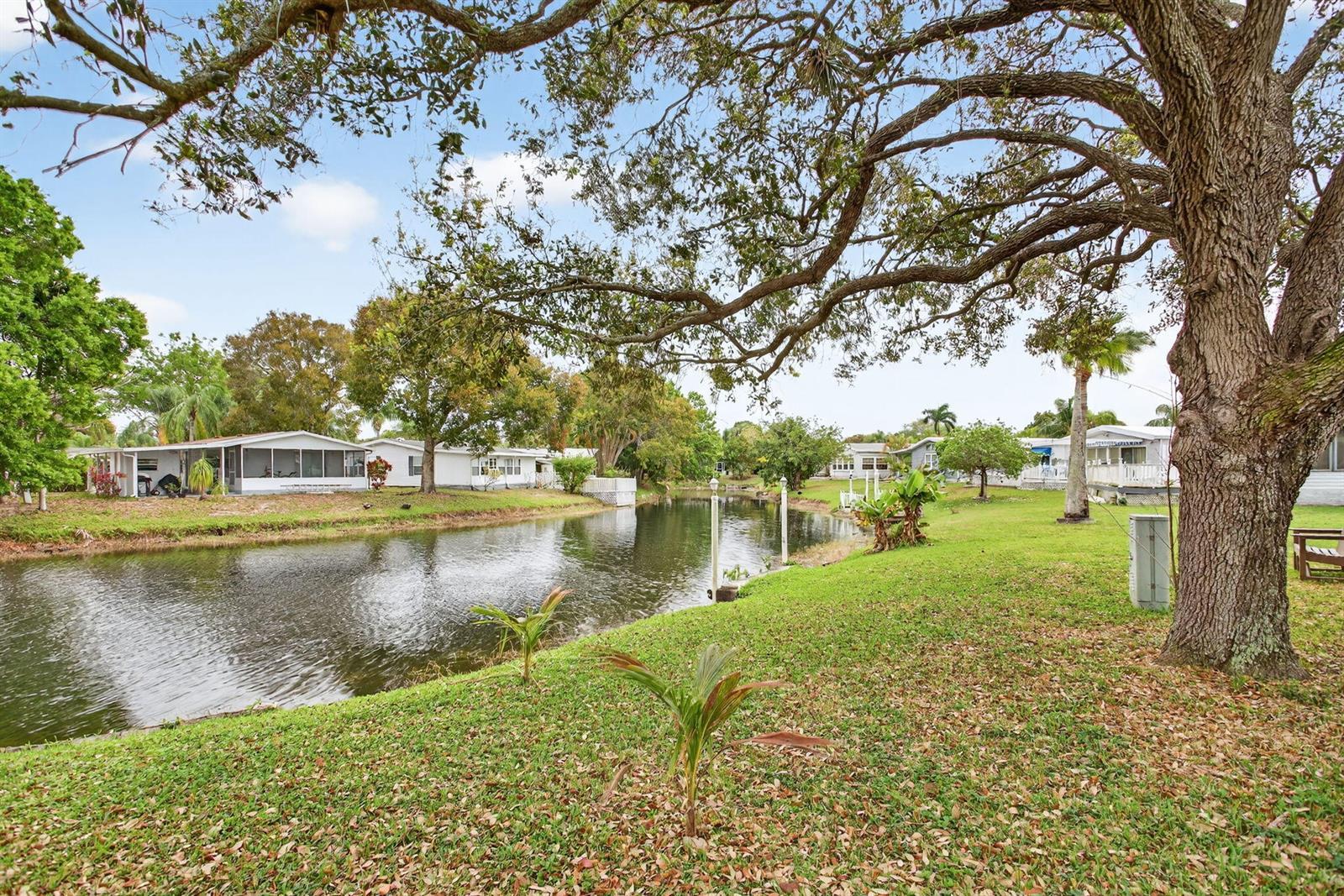 6482 NW 37th Avenue, Coconut Creek FL 33073 photo 4