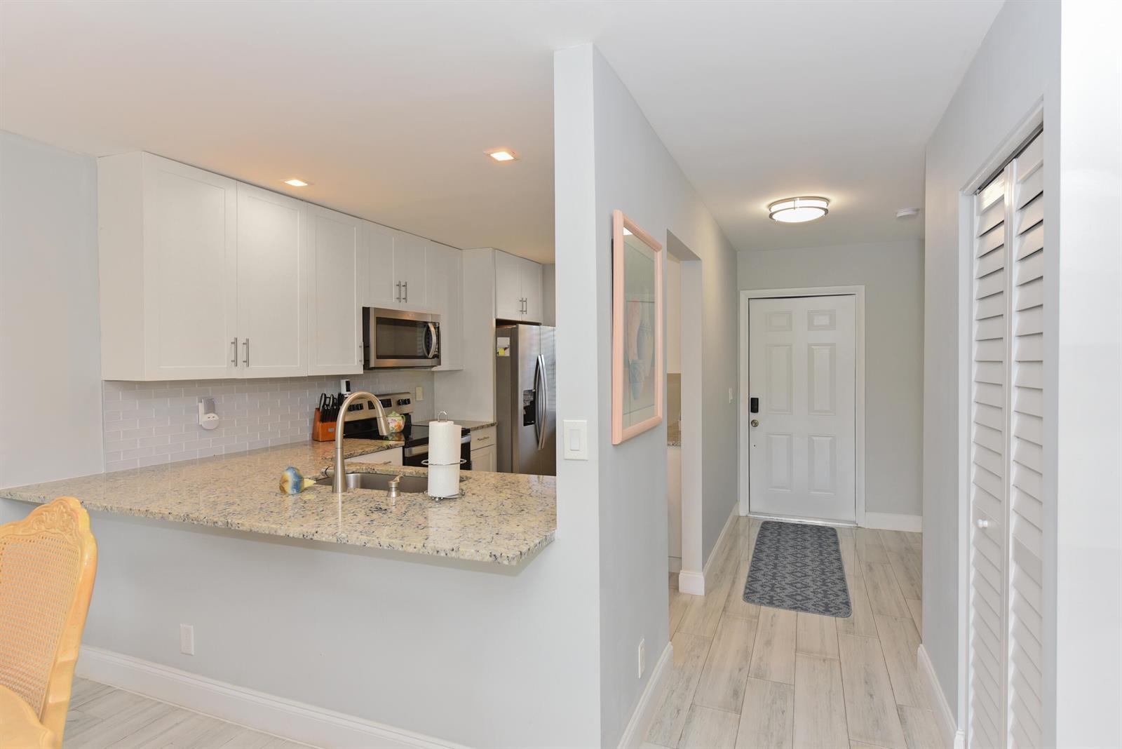 342 Lake Evelyn Drive, West Palm Beach FL 33411 photo 4