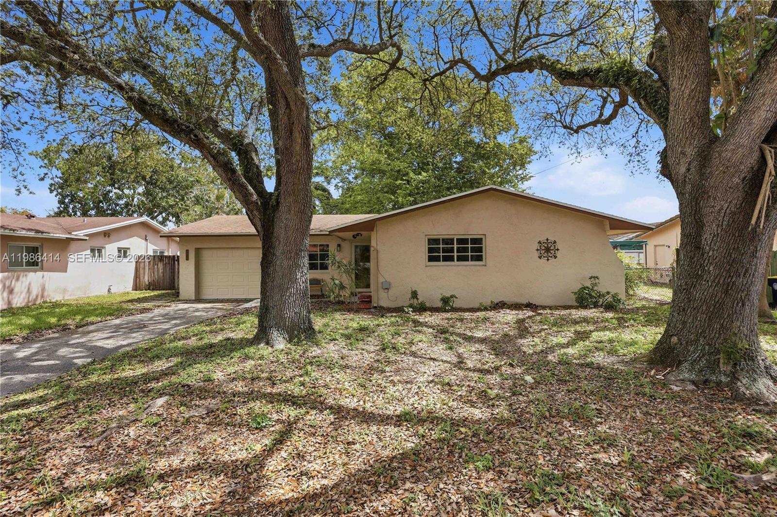 4512 SW 27th Ter, Dania Beach FL 33312